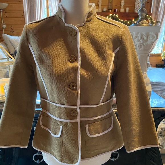 Jacket - Picture 2 of 5